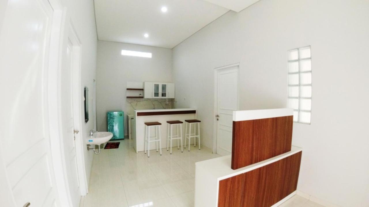 Omah Bondi Family Homestay By Fh Stay Джокьякарта Экстерьер фото