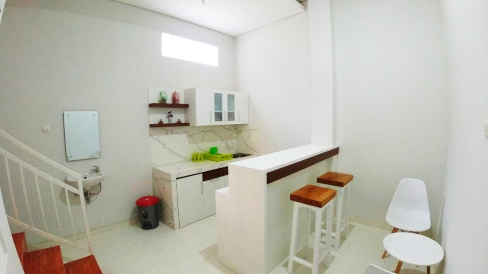 Omah Bondi Family Homestay By Fh Stay Джокьякарта Экстерьер фото